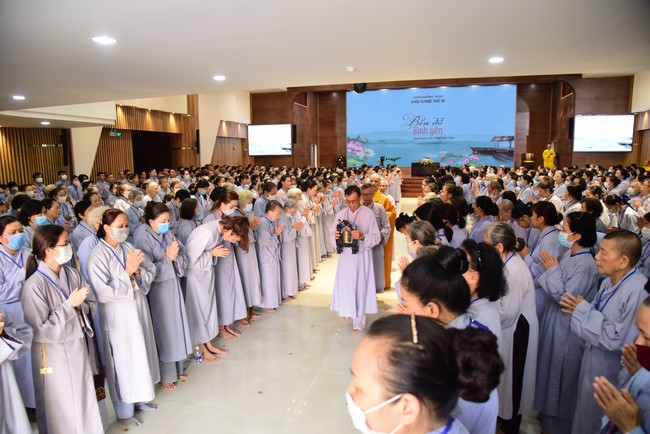 Dharma Talk “Peaceful place to stop ” – The 96th Seven-Day Retreat